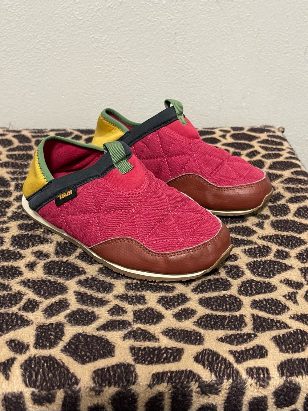 Teva ReEmber Slip On Moc Shoes Quilted Red Yellow Outdoor Unisex Size 1